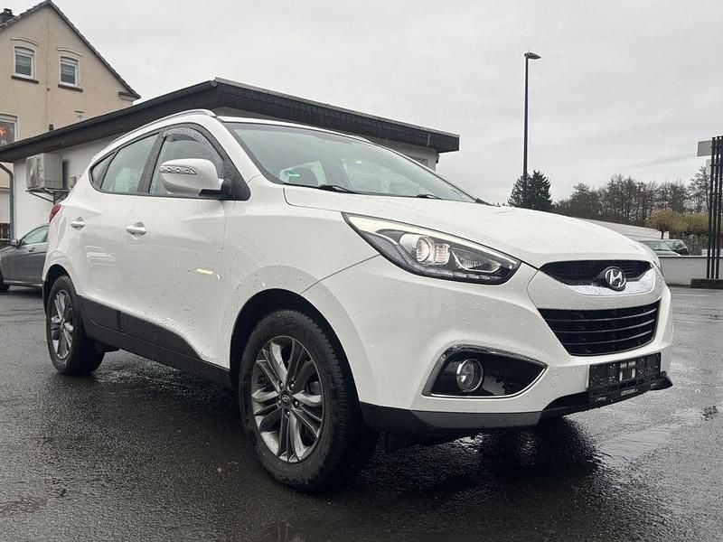 Weiß Gebraucht 2014 Hyundai ix35 Edition SUV | 6.950 € (Superpreis) - Bild 1/4