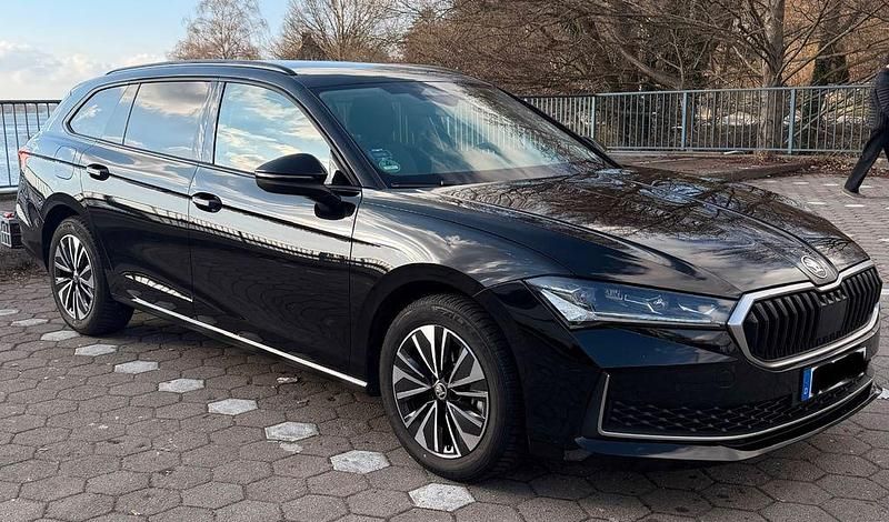 Gebraucht Skoda Superb Selection 150 PS (110 kW) 2024 Schwarz Kombi