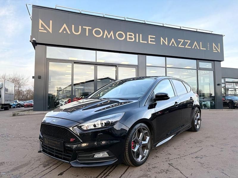 Schwarz Gebraucht 2015 Ford Focus ST Limousine | 11.900 € (Fairer Preis) - Bild 1/4