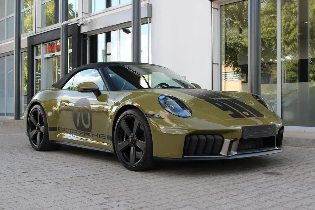 Neu Porsche 992 541 PS (397 kW) 2026 Grün Cabrio