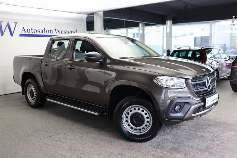 Braun Gebraucht 2019 Mercedes X220 Abholung | 29.980 € - Bild 1/4