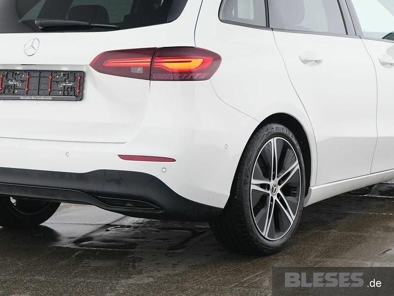 Gebraucht Mercedes B200 Progressive 163 PS (119 kW) 2025 Weiß Van / Kleinbus