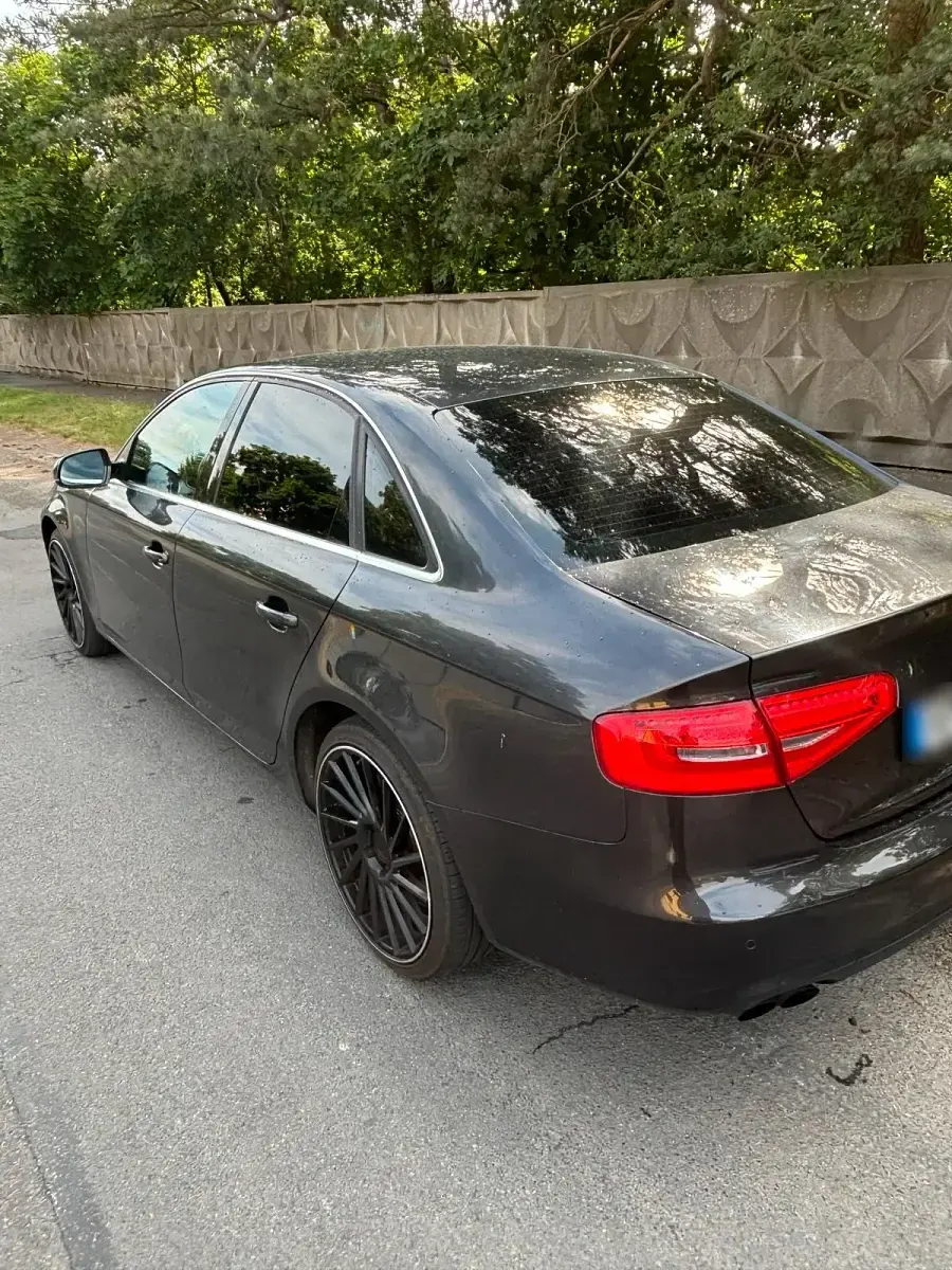 Gebraucht Audi A4 170 PS (125 kW) 2013 Schwarz Limousine