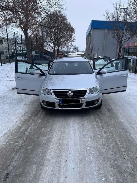 Silber Gebraucht 2008 VW Passat Kombi | 3.600 € (Guter Preis) - Bild 1/4