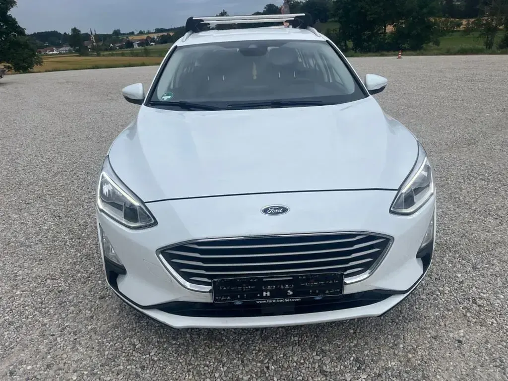 Gebraucht Ford Focus Cool & Connect 95 PS (69 kW) 2019 Weiß Limousine