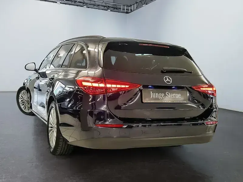 Gebraucht Mercedes C220 200 PS (147 kW) 2022 Blau Limousine