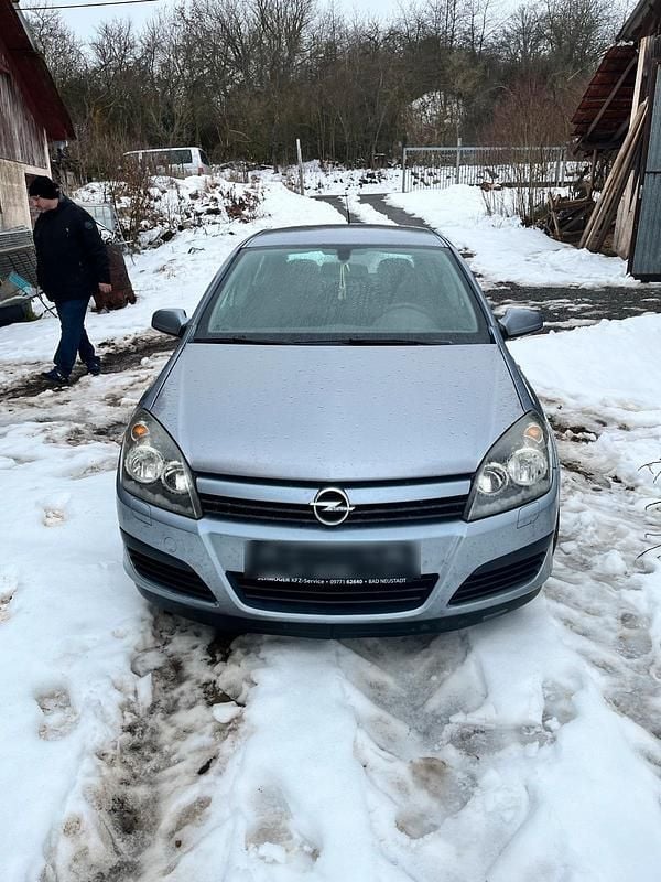 Grau Gebraucht 2004 Opel Astra Limousine | 1.599 € (Fairer Preis) - Bild 1/4