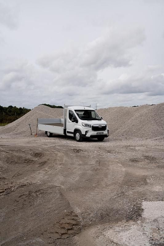 Neu Maxus eDeliver 9 150 kW (204 PS) 2025 Weiss / warm white Van