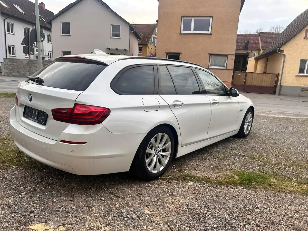 Gebraucht BMW 530 258 PS (189 kW) 2016 Weiß Kombi