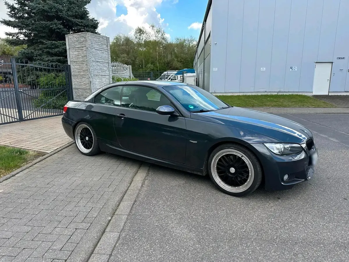 Gebraucht BMW 320 Cabriolet 170 PS (125 kW) 2007 Grau Cabrio