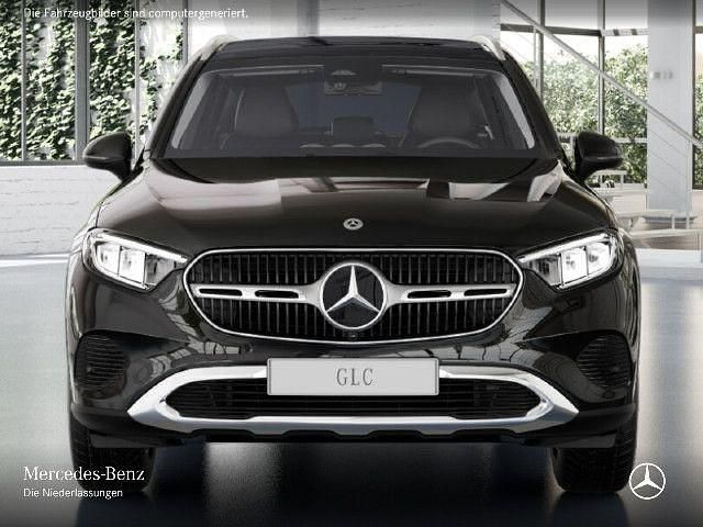 Gebraucht Mercedes GLC300e 333 PS (244 kW) 2024