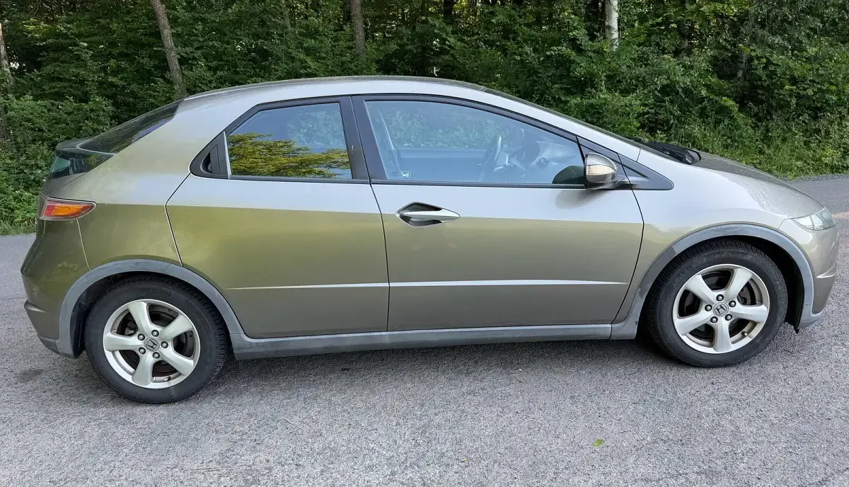 Gebraucht Honda Civic 140 PS (102 kW) 2006 Grau Limousine