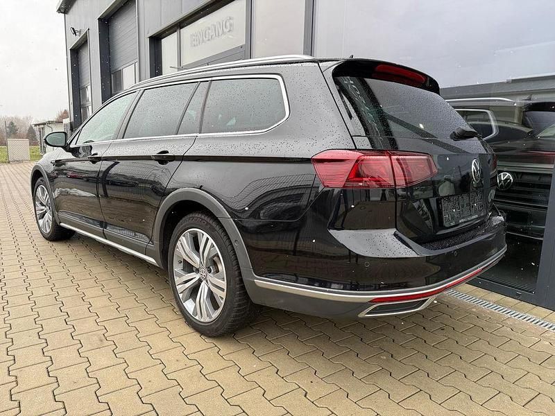 Gebraucht VW Passat Alltrack 200 PS (147 kW) 2021 Deep black perleffekt Kombi