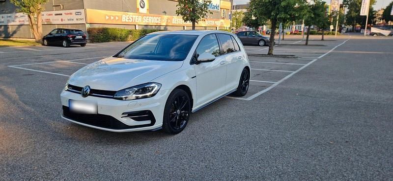 Gebraucht VW Golf VII Highline 150 PS (110 kW) 2019 Weiß Limousine