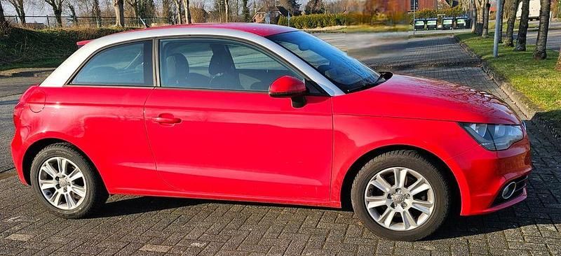 Gebraucht Audi A1 Ambition 122 PS (89 kW) 2012 Rot Kleinwagen