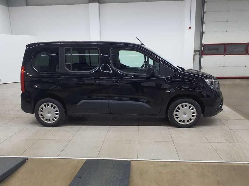 Gebraucht Opel Combo Life Elegance 131 PS (96 kW) 2023 Karbon schwarz metallic Van / Kleinbus