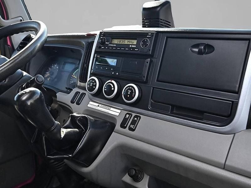 Gebraucht Mitsubishi Canter 175 PS (128 kW) 2021 Lila