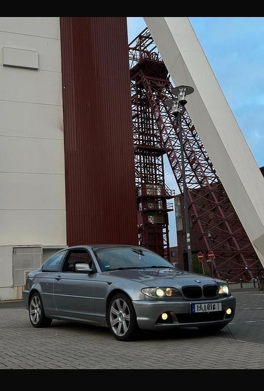 Silber Gebraucht 2003 BMW 318 Coupé | 3.800 € (Fairer Preis) - Bild 1/4