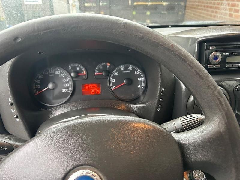 Gebraucht Fiat Doblò 105 PS (77 kW) 2005 Grau Van / Kleinbus