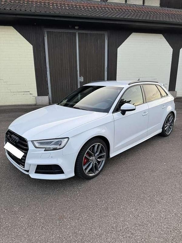 Weiß Gebraucht 2019 Audi S3 Ambiente Kombi | 36.900 € (Teuer) - Bild 1/4