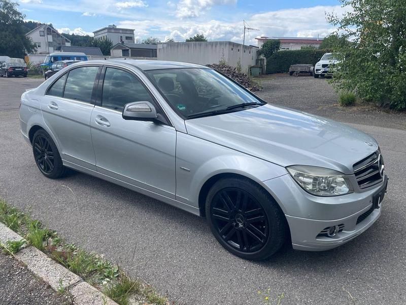 Silber Gebraucht 2007 Mercedes C220 Avantgarde Limousine | 4.390 € (Superpreis) - Bild 1/4