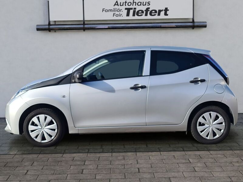 Gebraucht Toyota Aygo Business Edition 69 PS (50 kW) 2016 Merlansilber mica metallic (metallic) Kleinwagen