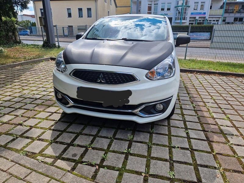 Weiß Gebraucht 2016 Mitsubishi Space Star Kleinwagen | 6.300 € (Etwas zu teuer) - Bild 1/4
