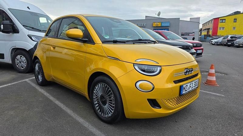 Neu Fiat 500 65 PS (47 kW) 2026 Gelb Kleinwagen