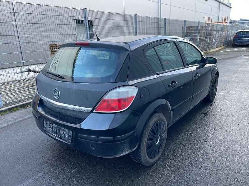 Gebraucht Opel Astra Edition 105 PS (77 kW) 2005 Schwarz Kleinwagen