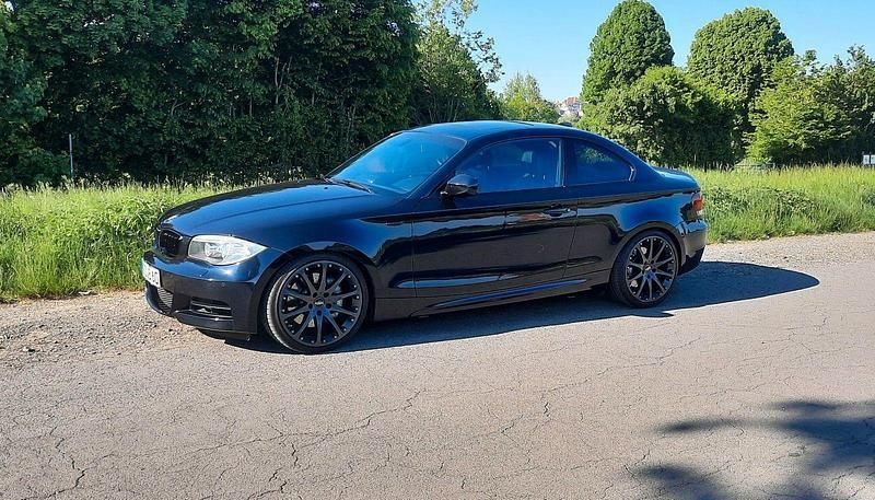 Schwarz Gebraucht 2013 BMW 135 Coupé Coupé | 17.800 € (Guter Preis) - Bild 1/4