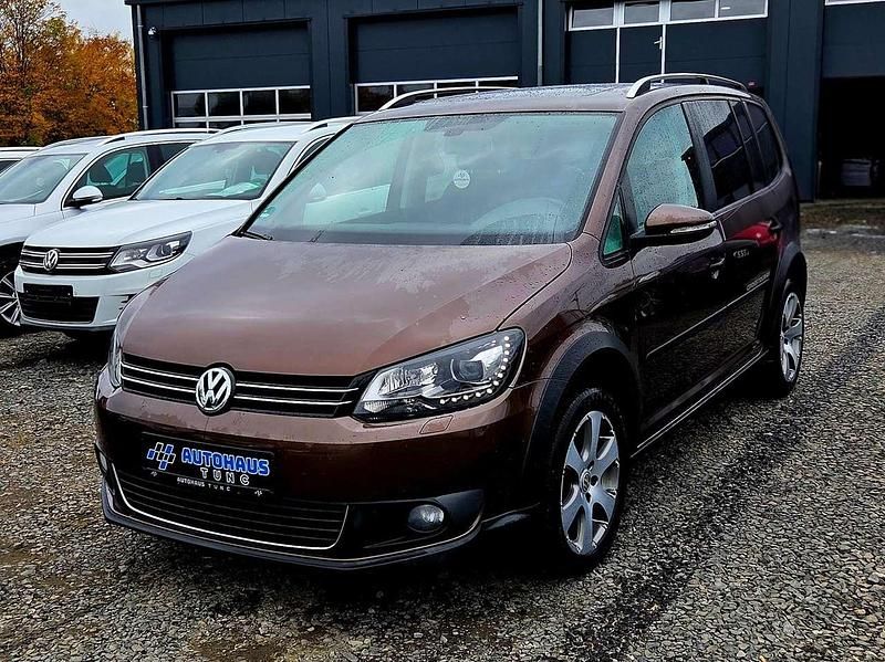 Toffee/graciosabraun Gebraucht 2011 VW Touran Cross Van / Kleinbus | 12.500 € (Teuer) - Bild 1/3