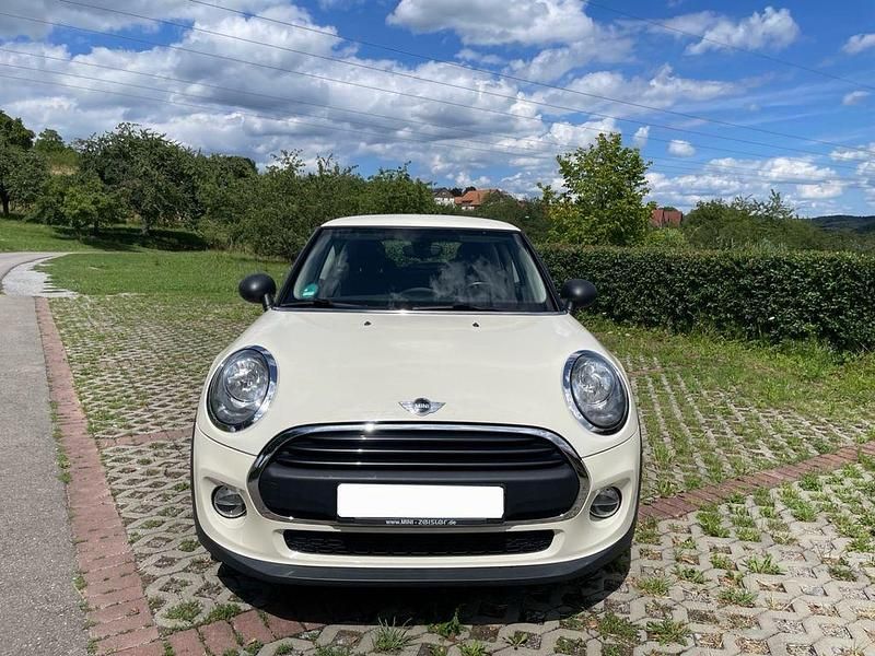 Weiß Gebraucht 2016 Mini ONE Kleinwagen | 7.800 € (Fairer Preis) - Bild 1/4