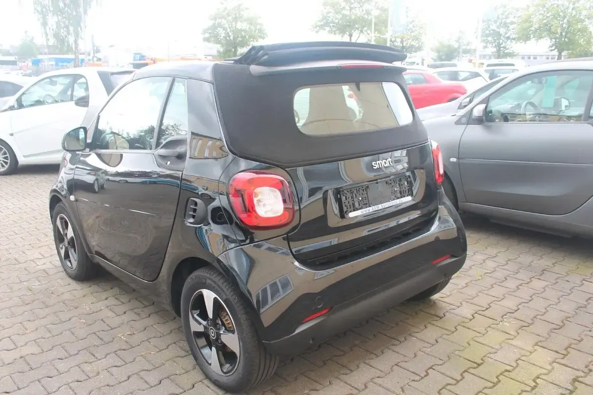 Gebraucht Smart ForTwo Electric Drive 60 kW (82 PS) 2021 Schwarz Cabrio