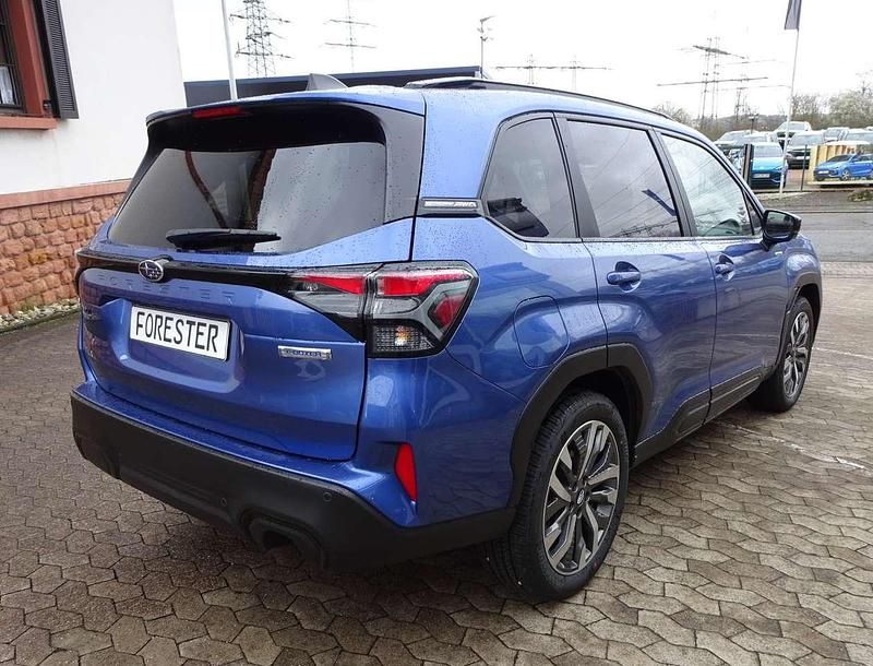 Neu Subaru Forester Platinum 136 PS (100 kW) 2026 River rock pearl SUV