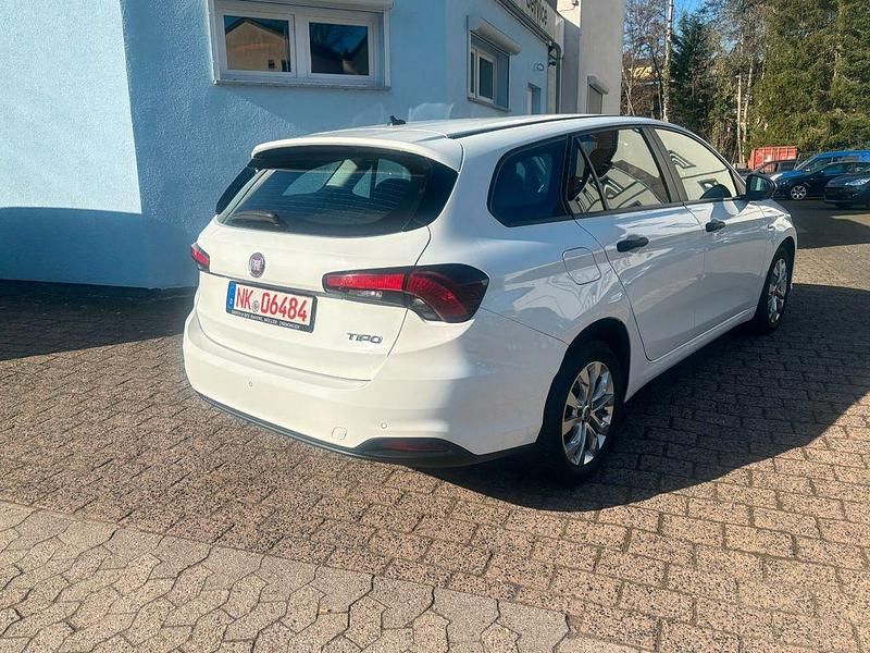 Gebraucht Fiat Tipo Pop 95 PS (69 kW) 2018 Weiß Kombi