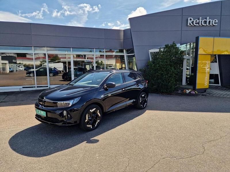 Diamantschwarz (metallic) Gebraucht 2023 Opel Grandland X GSe SUV | 34.990 € - Bild 1/4