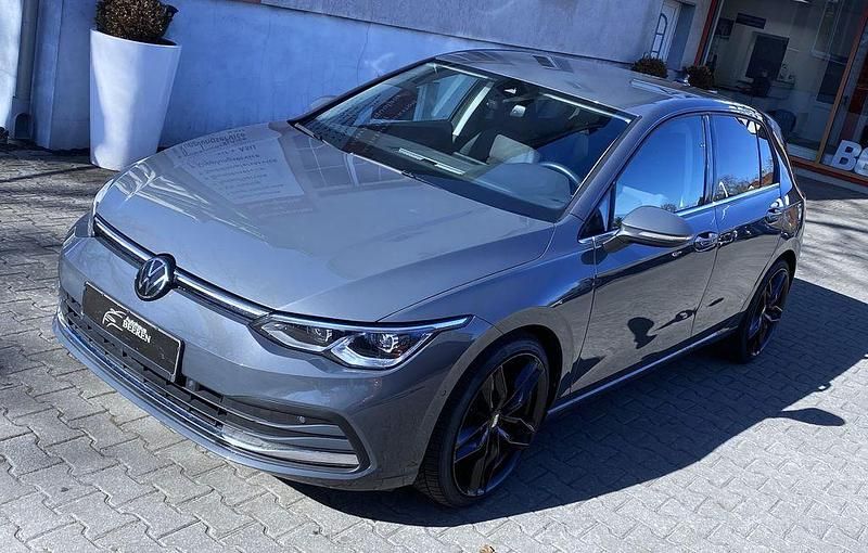 Gebraucht VW Golf VIII Style 150 PS (110 kW) 2022 Grau Limousine