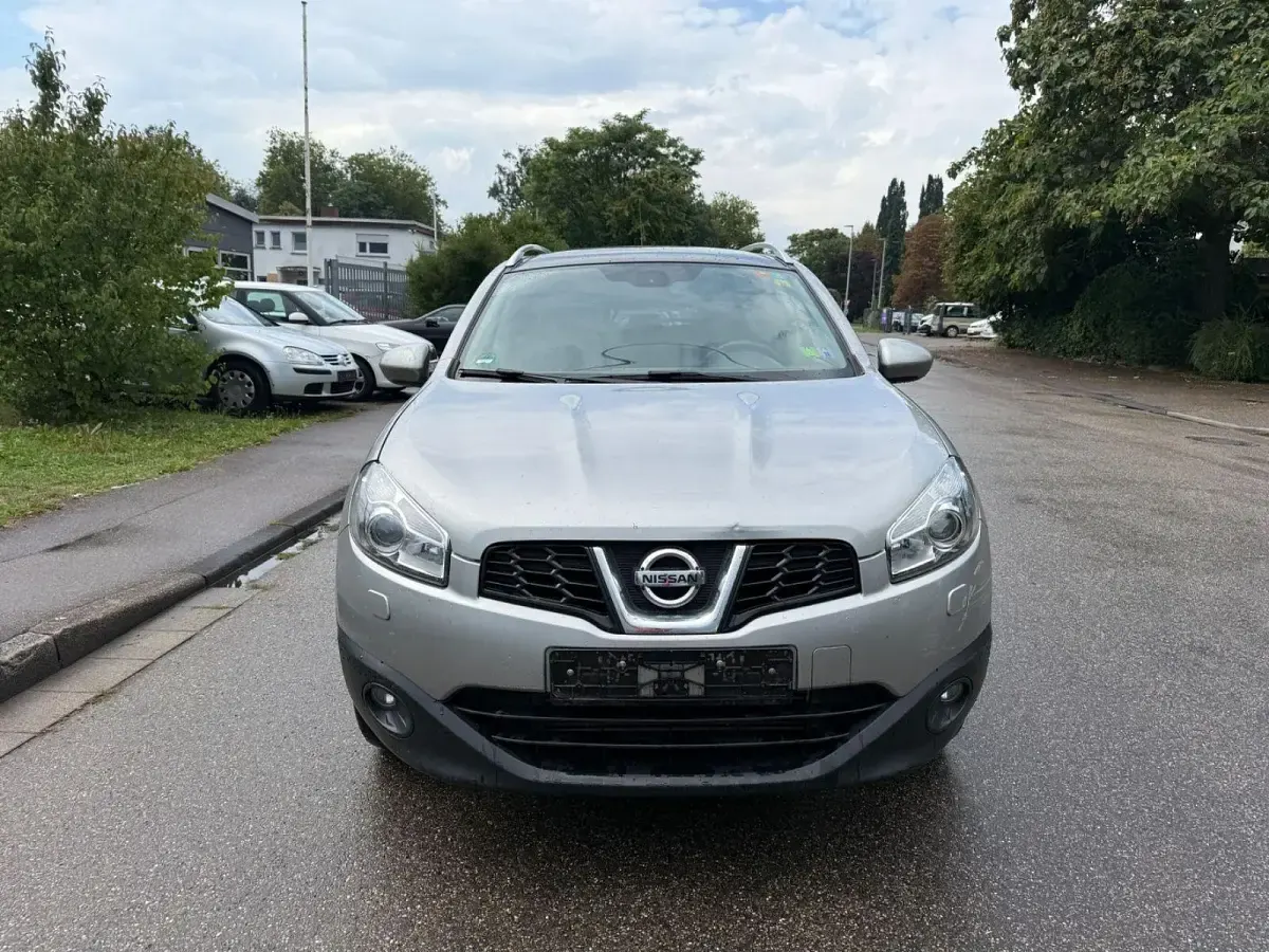 Gebraucht Nissan Qashqai +2 Acenta 131 PS (96 kW) 2012 Silber SUV