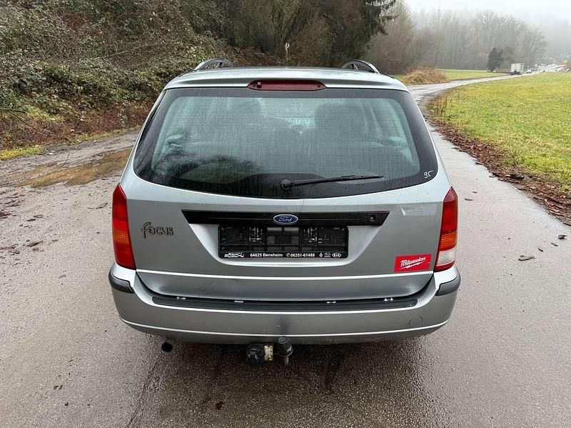 Second-hand Ford Focus 101 CP (74 kW) 2004 Gri Break