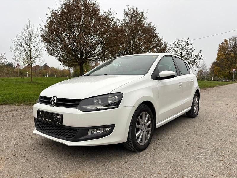 Weiß Gebraucht 2010 VW Polo Team Kleinwagen | 4.490 € (Guter Preis) - Bild 1/4