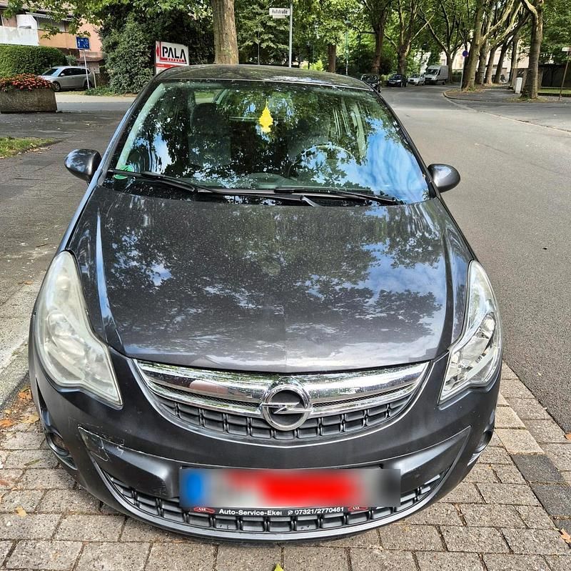 Grau Gebraucht 2011 Opel Corsa Limousine | 1.350 € (Superpreis) - Bild 1/4