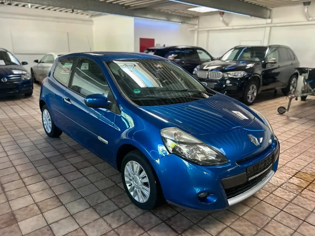 Gebraucht Renault Clio II 75 PS (55 kW) 2011 Blau Kleinwagen