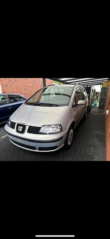 Silber Gebraucht 2003 Seat Alhambra Van / Kleinbus | 4.650 € (Teuer) - Bild 1/4