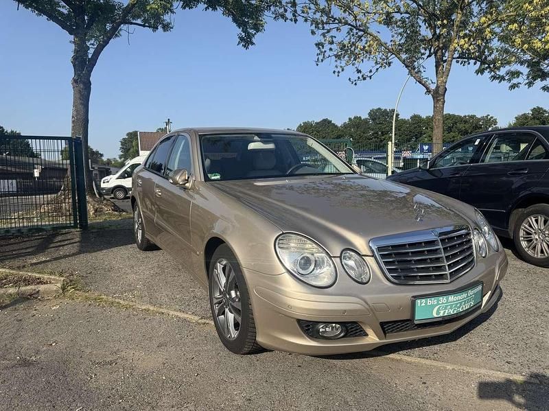Gebraucht Mercedes E280 231 PS (169 kW) 2007 Travertinbeige Limousine