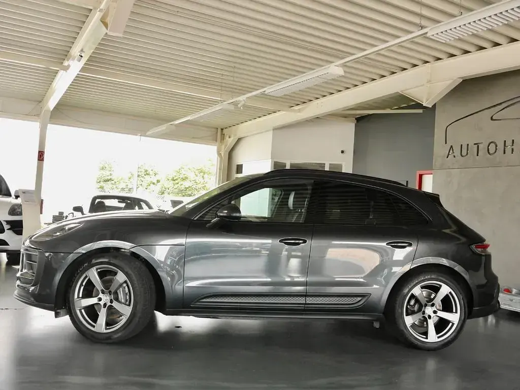 Gebraucht Porsche Macan 265 PS (194 kW) 2022 Vulkangrau SUV