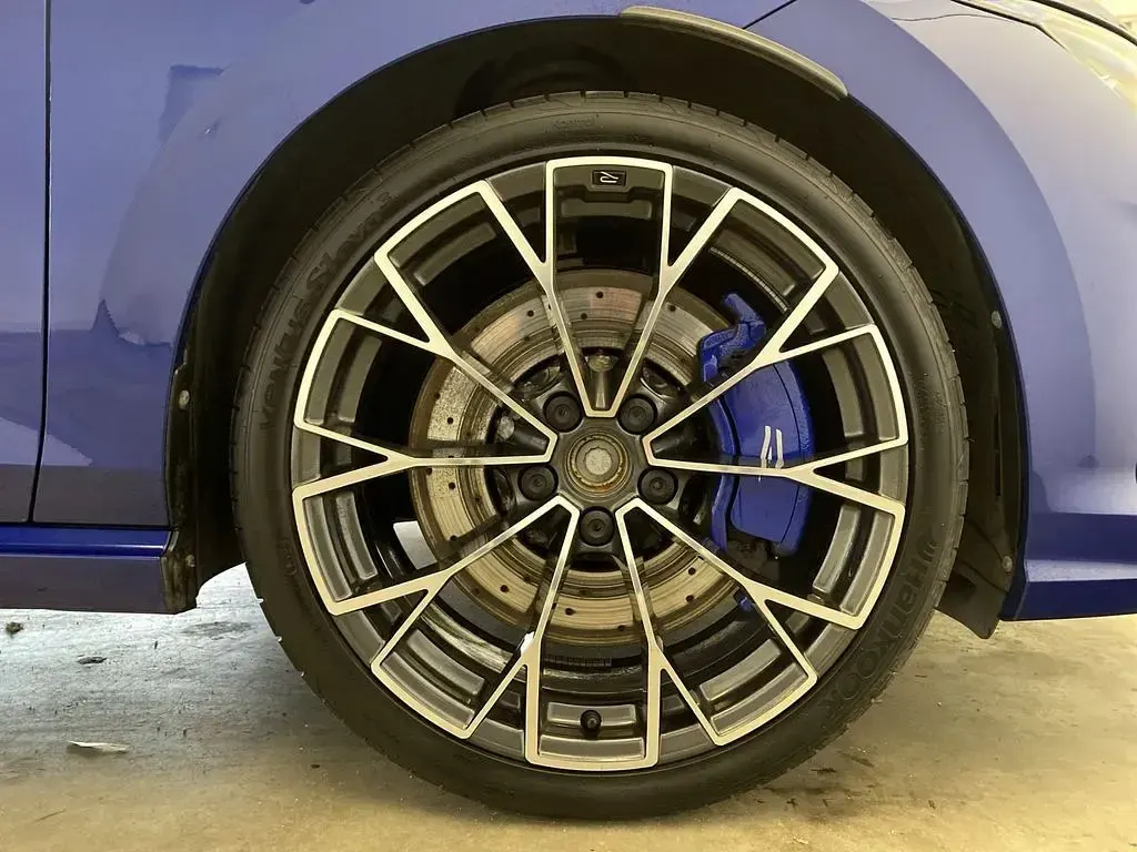 Gebraucht VW Golf VIII R 333 PS (244 kW) 2025 Blau Kombi
