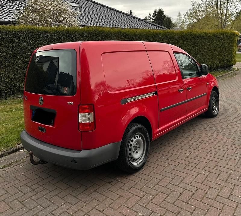 Second-hand VW Caddy 105 CP (77 kW) 2010 Roșu Monovolum
