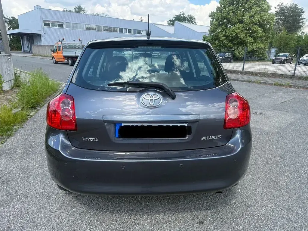Gebraucht Toyota Auris Executive 124 PS (91 kW) 2007 Grau Kleinwagen