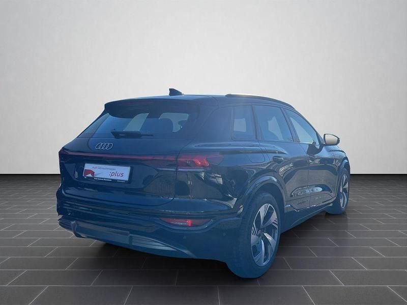 Gebraucht Audi Q6 e-tron Ambiente 285 kW (388 PS) 2024 Mythosschwarz metallic (metallic) SUV
