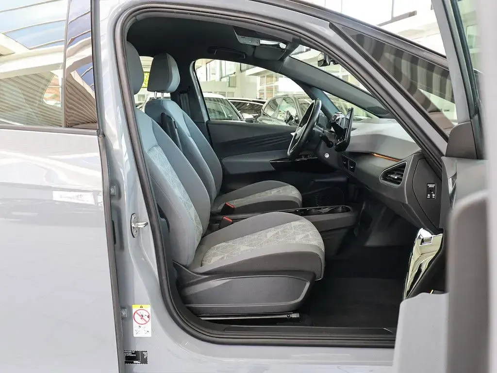 Gebraucht VW ID.3 Pro Performance 150 kW (204 PS) 2023 Grau / mondstein grau Kleinwagen